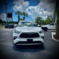 Used 2020 Toyota Highlander Platinum image 2