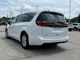 Used 2023 Chrysler Pacifica Touring-L image 5