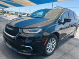 Used 2022 Chrysler Pacifica Touring-L image 2