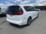 Certified 2023 Chrysler Pacifica Touring-L image 3