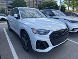 Used 2022 Audi Q5 e Premium Plus image 2