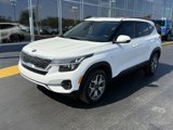 Used 2021 Kia Seltos EX image 3