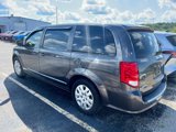 Used 2019 Dodge Grand Caravan SE image 4