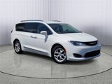 Used 2017 Chrysler Pacifica Touring-L Plus w/ Advanced Safetytec Group image 1