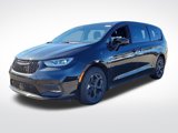 New 2023 Chrysler Pacifica Limited w/ S Appearance Package image 3