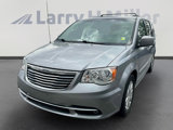 Used 2016 Chrysler Town & Country Touring image 2