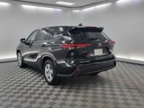Used 2023 Toyota Highlander L image 2