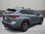 Used 2020 Toyota Highlander XLE image 4