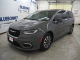 Used 2022 Chrysler Pacifica Touring-L image 2