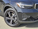 Certified 2025 Volvo XC40 B5 Core image 3