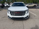 Certified 2022 GMC Terrain SLT image 2