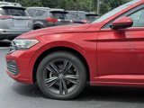Used 2022 Volkswagen Jetta SE image 2