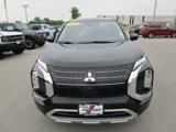 Used 2024 Mitsubishi Outlander SE image 2