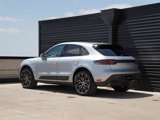 Certified 2024 Porsche Macan image 3
