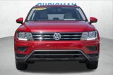 Used 2018 Volkswagen Tiguan SE w/ Panoramic Sunroof Package image 2