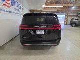 New 2025 Chrysler Pacifica Select image 4