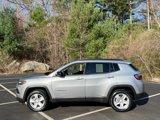 Used 2022 Jeep Compass Latitude image 2