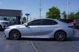 Used 2023 Toyota Camry SE image 3
