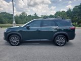 Used 2022 Nissan Pathfinder SL image 2