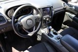 Used 2018 Jeep Grand Cherokee Laredo image 2