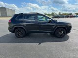 Used 2023 Jeep Cherokee Altitude Lux image 6