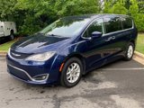 Used 2020 Chrysler Pacifica Touring image 3
