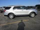 Used 2017 Ford Explorer XLT w/ Equipment Group 202A image 3