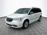Used 2014 Chrysler Town & Country Limited image 3
