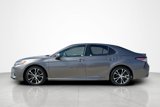 Used 2018 Toyota Camry SE image 2