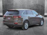 Used 2019 Kia Sorento LX image 5