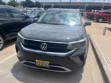 Used 2023 Volkswagen Taos SE image 3