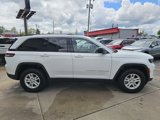 Used 2023 Jeep Grand Cherokee Laredo image 4