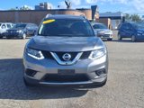 Used 2016 Nissan Rogue SV image 2