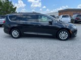 Used 2017 Chrysler Pacifica Touring-L image 5