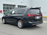 Used 2022 Chrysler Pacifica Touring-L image 5