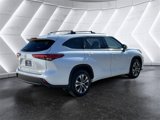Used 2022 Toyota Highlander XLE image 6