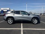 Used 2024 Chevrolet Trax LS w/ LS Convenience Package image 2