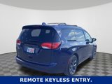 Used 2018 Chrysler Pacifica Touring-L w/ Premium Audio Group image 4