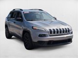 Used 2017 Jeep Cherokee Sport image 3