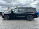 New 2025 Chrysler Pacifica Select image 6