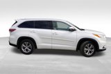 Used 2014 Toyota Highlander XLE image 3