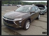 Used 2024 Chevrolet Trax LS w/ LS Convenience Package image 2