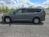 New 2025 Chrysler Pacifica Select image 2