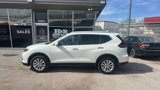 Used 2018 Nissan Rogue SV image 2