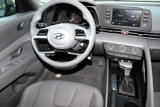 Used 2021 Hyundai Elantra SE image 3