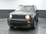 Used 2018 Jeep Renegade Latitude image 2