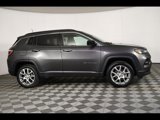 Used 2022 Jeep Compass Latitude image 2