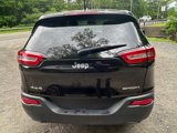 Used 2017 Jeep Cherokee Sport image 4