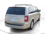 Used 2013 Chrysler Town & Country Touring image 4