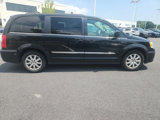 Used 2016 Chrysler Town & Country Touring image 5